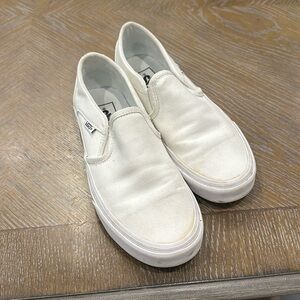 Vans Women’s Asher slip on sneakers